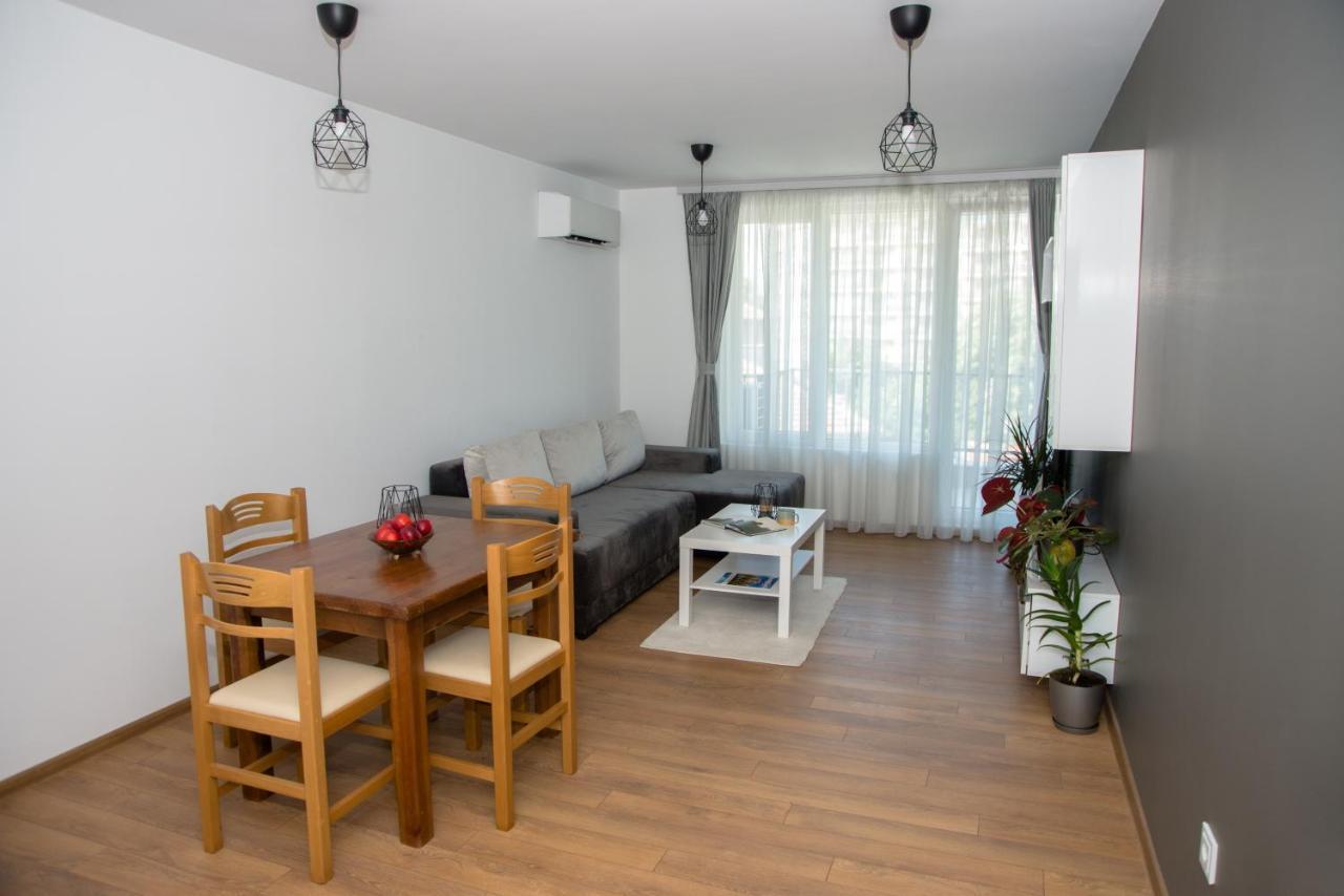 בלאגובגראד Apartament Intense מראה חיצוני תמונה